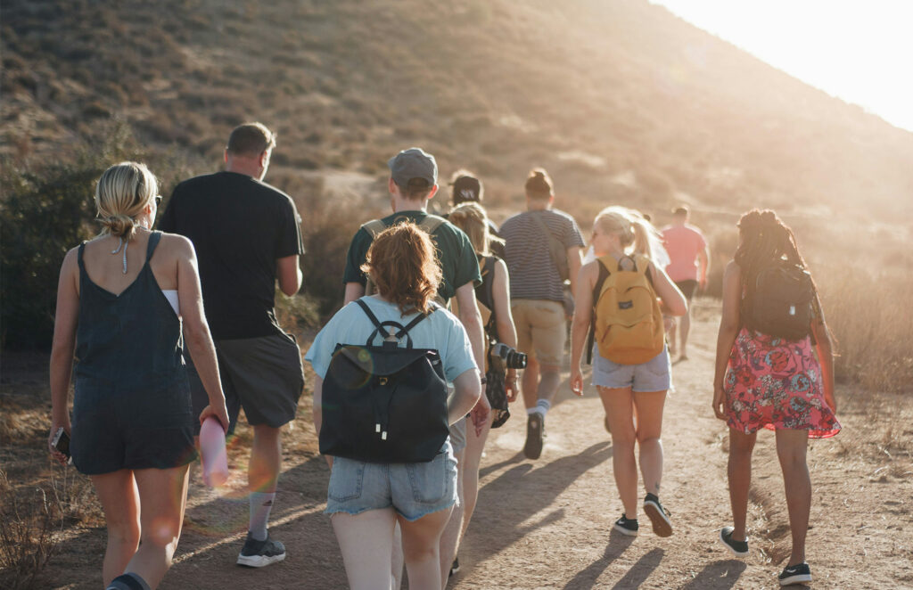 jeunes en colonie de vacances